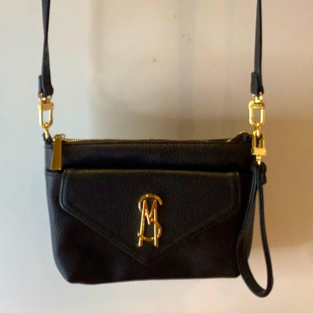 Steve Madden JAZZY TOP ZIP MINI CROSSBODY BAG IN BLACK and Goldtone SALE PRICE!